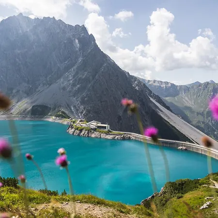 Berghaus Tschengla By A-appartments * Bürserberg